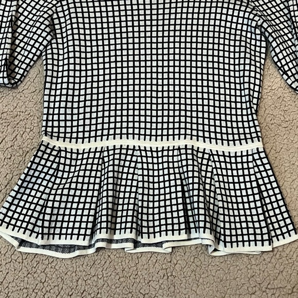 🖤Banana Republic Checkered Peplum Sweater🖤 - Picture 5 of 7